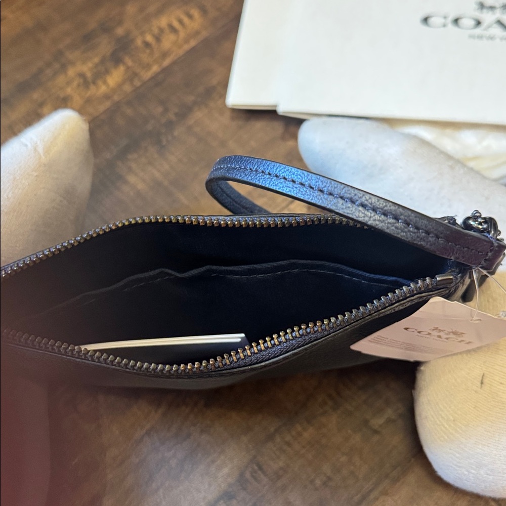 Coach blue black Wristlet and Patterned Umbrella NWT - Picture 5 of 15